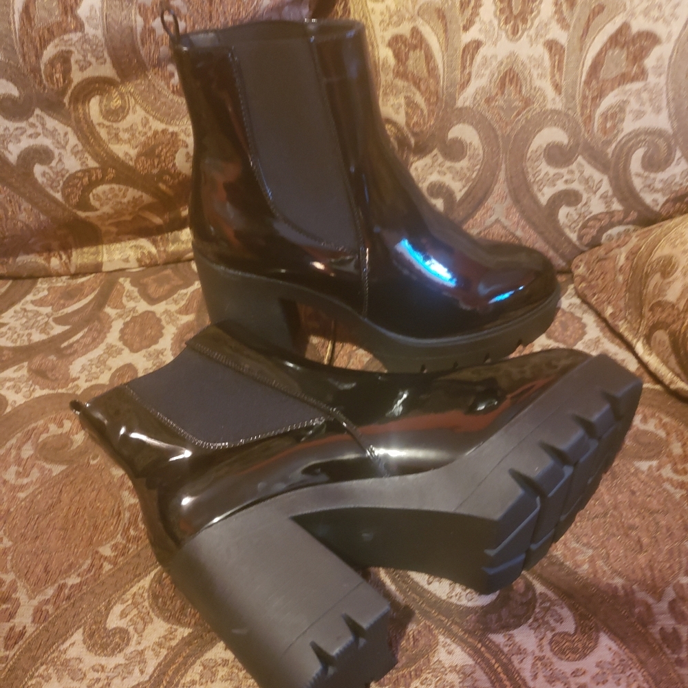 Boots - Picture 3 of 3